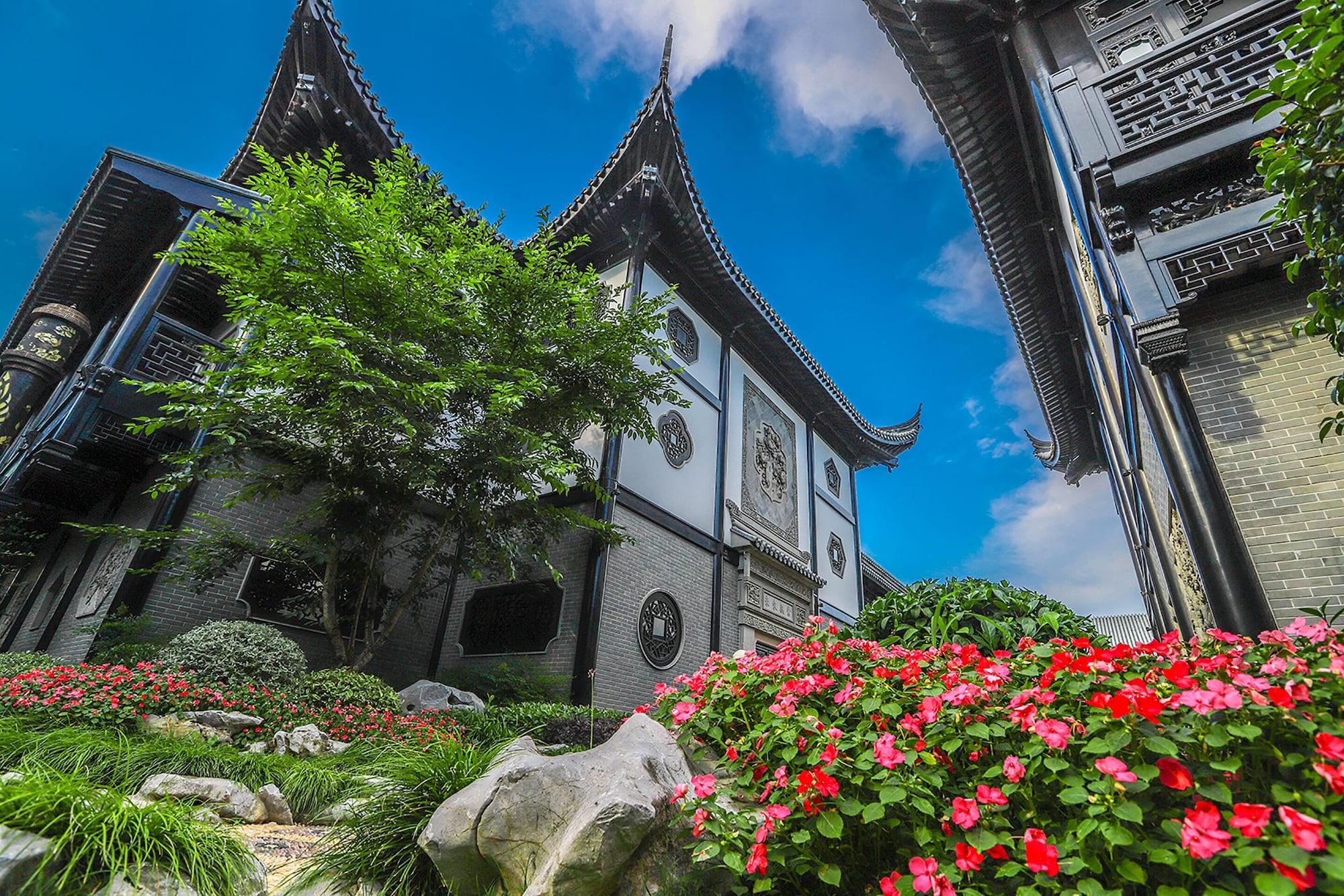 Royal Garden Hotel Shanghai-Free Shuttle To And From Disney & Pvg & Close Metro Line2 Easy To Sha New Expo Zewnętrze zdjęcie