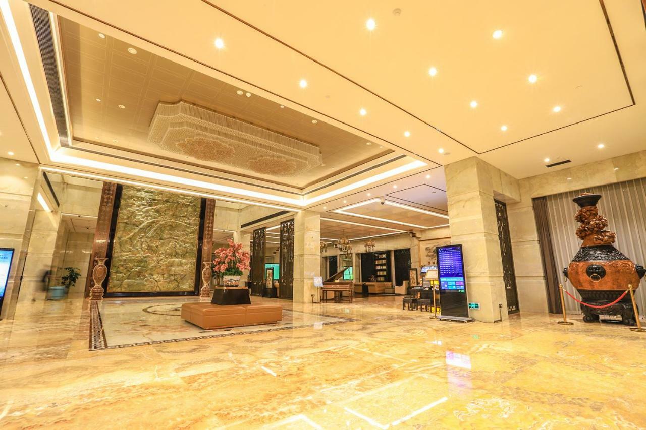 Royal Garden Hotel Shanghai-Free Shuttle To And From Disney & Pvg & Close Metro Line2 Easy To Sha New Expo Zewnętrze zdjęcie